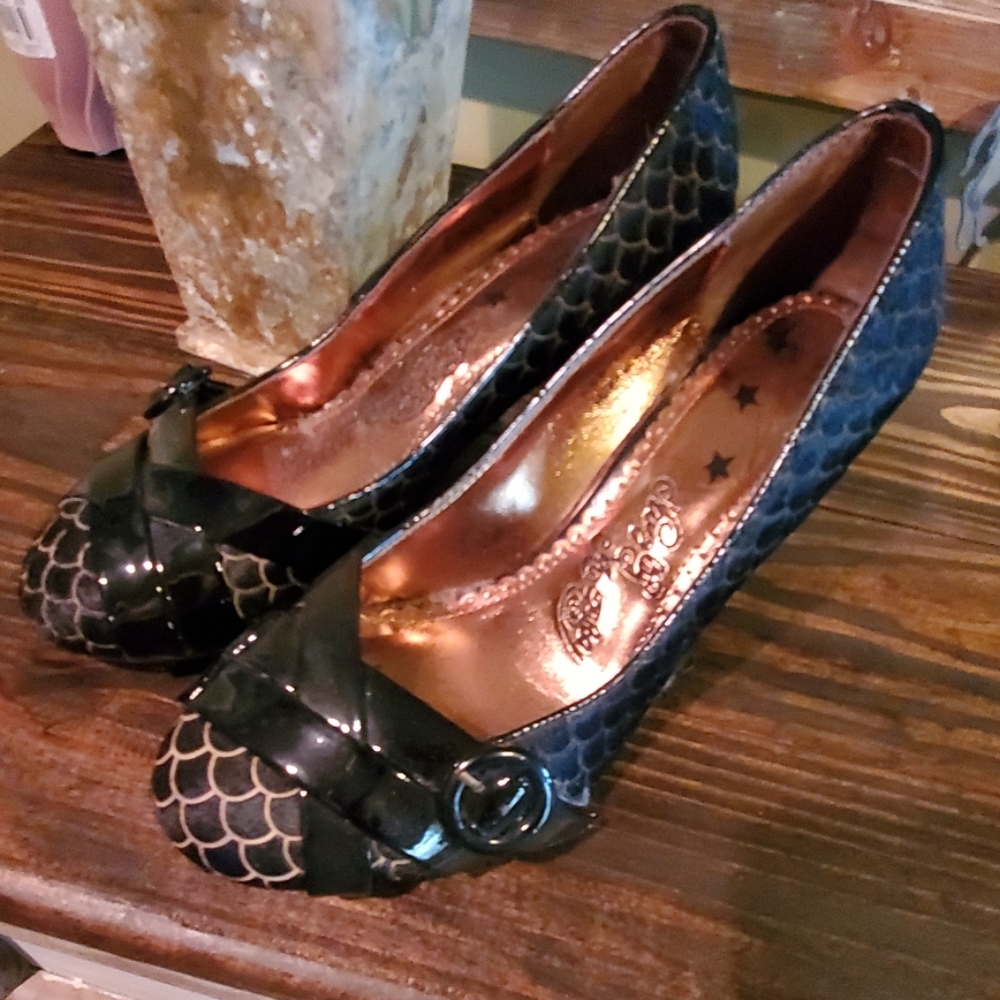 🟧🌲Naughty Monkey Black Heels NWOT